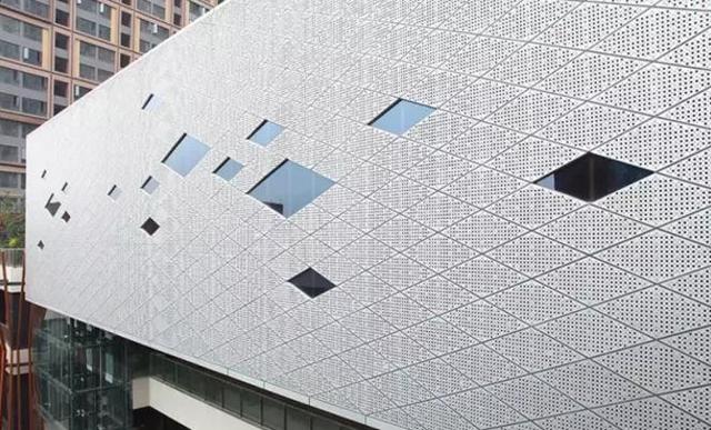 铝单板厂家对建筑的装饰设计体现出空间的独特